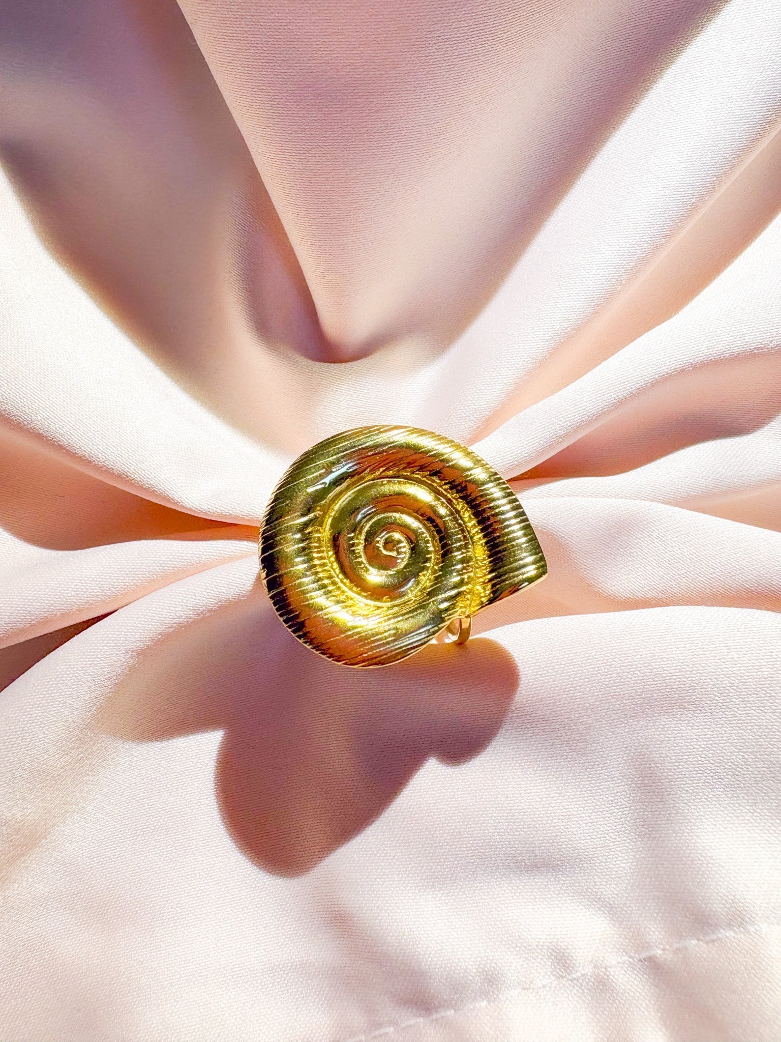 Bague Coquillage dorée ajustable - Bagues - Bijoux inoxydables