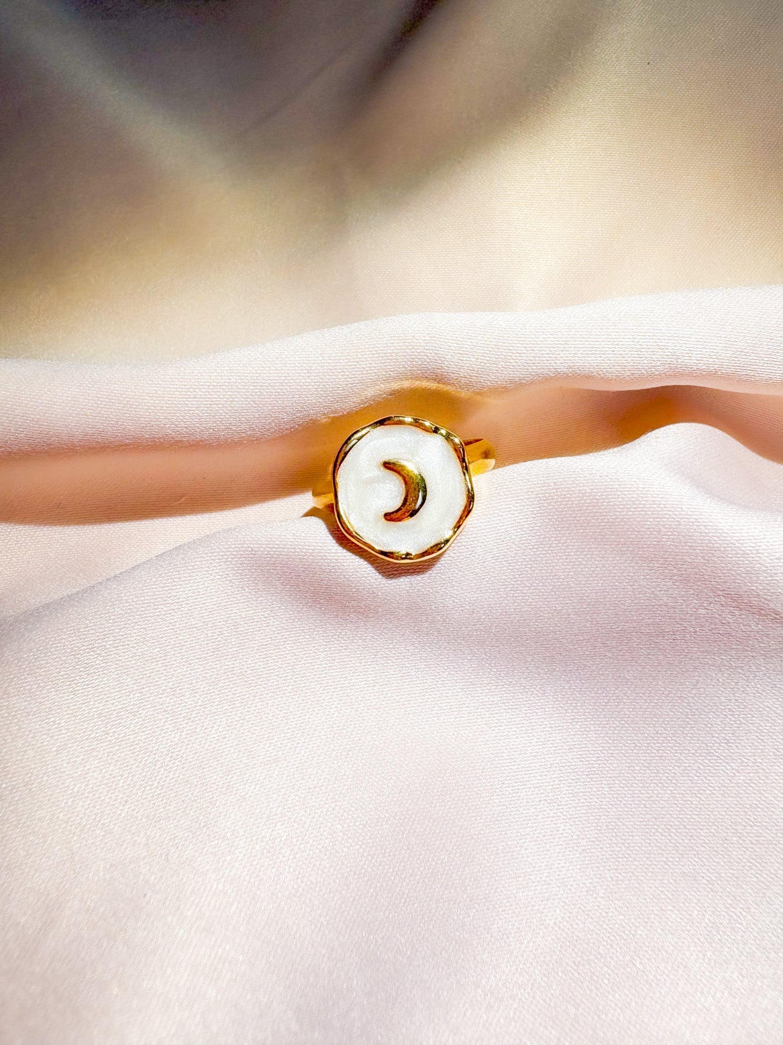 Bague Lune dorée et nacre - Bagues - Bijoux inoxydables